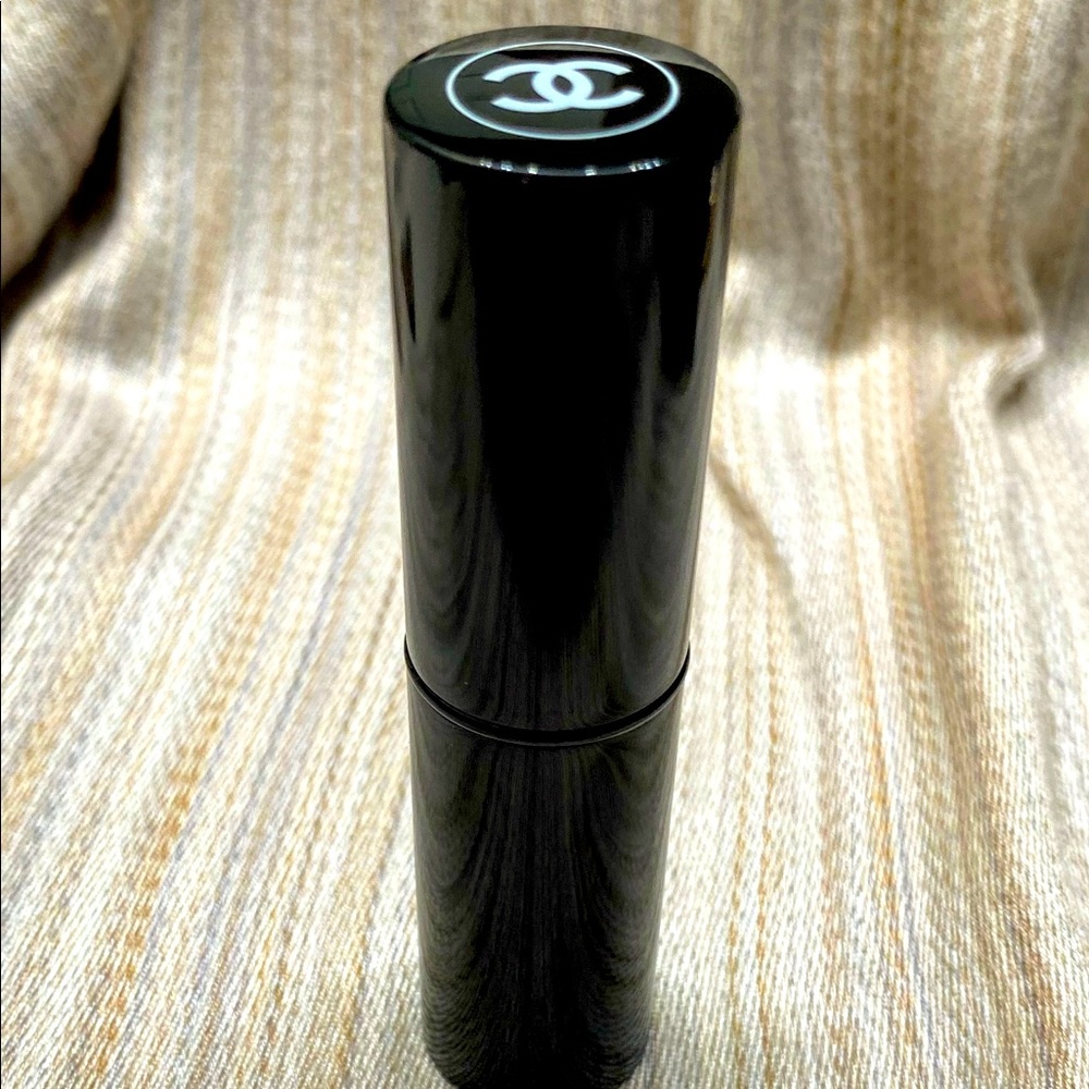 Chanel Baume Essentiel Highlighter “Transparent.”